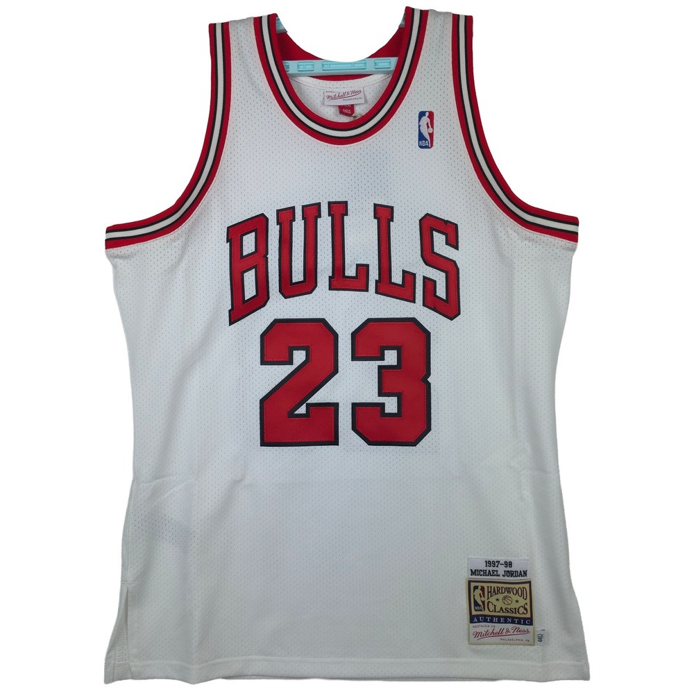 Authentic Michael Jordan Chicago Bulls Mitchell & Ness NBA Large Jersey NWT